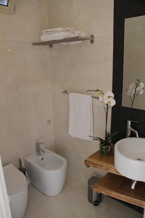 לינה וארוחת בוקר נאפולי Casa Franzese מראה חיצוני תמונה