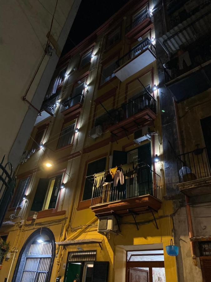 לינה וארוחת בוקר נאפולי Casa Franzese מראה חיצוני תמונה