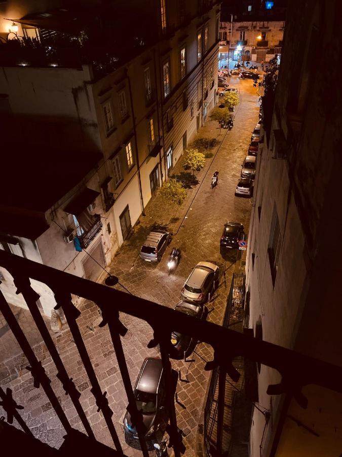 לינה וארוחת בוקר נאפולי Casa Franzese מראה חיצוני תמונה